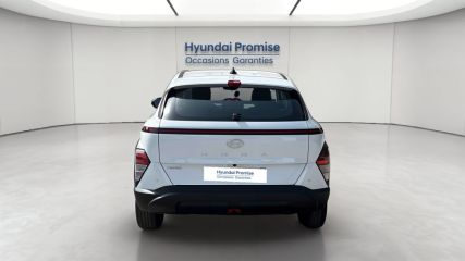 33110 : Hyundai Bordeaux Nord Le Bouscat - Sipa Automobiles - HYUNDAI KONA Intuitive - KONA II - Blanc - Boîte manuelle - Essence sans plomb