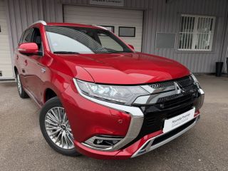 21300 : Hyundai Dijon - Privilège Automobiles - MITSUBISHI OUTLANDER PHEV Instyle - OUTLANDER III - Rouge - Automate à fonct. Continu - Essence / Courant électrique