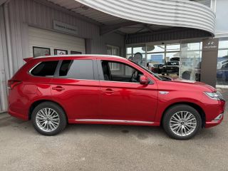 21300 : Hyundai Dijon - Privilège Automobiles - MITSUBISHI OUTLANDER PHEV Instyle - OUTLANDER III - Rouge - Automate à fonct. Continu - Essence / Courant électrique