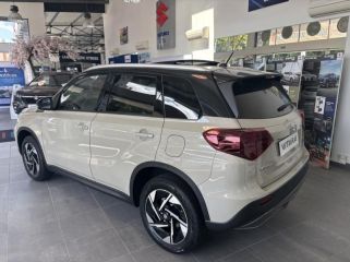 89100 : Hyundai Sens - APS - SUZUKI Vitara - Vitara - So&#039;Color Savanna Ivory/Black métal - Traction - Hybride : Essence/Electrique