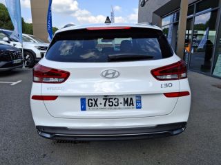 56000 : Hyundai Vannes - Park Lann Automobiles - HYUNDAI i30 SW - i30 SW - Serenity White métal - Traction - Essence