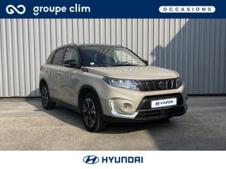 40990 : Hyundai Dax - i-AUTO - SUZUKI Vitara - Vitara - So&#039;Color Savanna Ivory/Black métal - Transmission intégrale - Hybride : Essence/Electrique