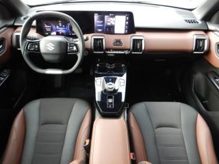 52000 : Hyundai Chaumont - Garage Michel Bazin - SUZUKI Vitara - Vitara - So'Color Land Breeze Green/Toit Noir - Traction - Electrique