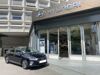 75013 : Hyundai Paris 13 - Bayard Automobiles - HYUNDAI Ioniq - Ioniq - Phantom black - Traction - Hybride rechargeable : Essence/Electrique