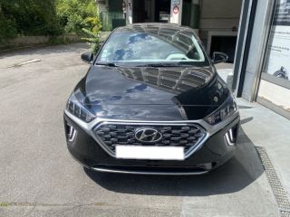 75013 : Hyundai Paris 13 - Bayard Automobiles - HYUNDAI Ioniq - Ioniq - Phantom black - Traction - Hybride rechargeable : Essence/Electrique