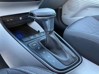 13200 : HYUNDAI Arles - Lexa Automobile - HYUNDAI BAYON Executive - BAYON - Blanc - Automate sequentiel - Essence sans plomb