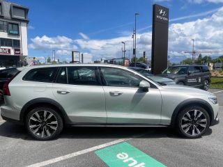 64100 : Hyundai Bayonne - Oceanic Auto - VOLVO V60 Cross Country - V60 Cross Country - Blanc Bouleau Métallisé - Transmission intégrale - Diesel