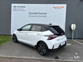 14100 : Hyundai Lisieux - Trajectoire Automobiles - HYUNDAI i20 - i20 - Polar White Métal/Toit/rétros Black - Traction - Essence/Micro-Hybride