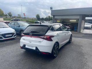 64100 : Hyundai Bayonne - Oceanic Auto - HYUNDAI i20 - i20 - Polar White Métal/Toit/rétros Black - Traction - Essence/Micro-Hybride