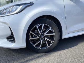 59640 : Hyundai Dunkerque - Europ&#039;Auto - TOYOTA Yaris - Yaris - Blanc Lunaire (N) - Traction - Hybride : Essence/Electrique