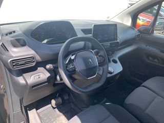 33110 : Hyundai Bordeaux Nord Le Bouscat - Sipa Automobiles - PEUGEOT PARTNER FOURGON PREMIUM - PARTNER III - Noir - Boîte automatique - Diesel