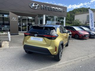 38200 : Hyundai Vienne - Groupe Central Autos - TOYOTA YARIS CROSS HYBRIDE Collection - YARIS CROSS - Jaune - Automate à fonct. Continu - Essence / Courant électrique