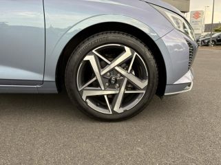 14400 : Hyundai Bayeux - Trajectoire Automobiles - HYUNDAI i20 - i20 - Meta Blue Métal - Traction - Essence