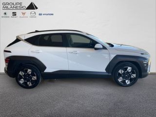 13300 : Hyundai Salon de Provence - Cap Milanesio - HYUNDAI KONA Creative - KONA (02/2023) - Blanc - Automate sequentiel - Essence / Courant électrique