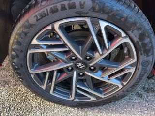 04100 : Hyundai Manosque - Pedinielli - HYUNDAI KONA N Line Executive - KONA - IGNITE RED/PHANTOM BLACK - Boîte manuelle - Essence sans plomb