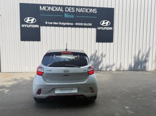 41000 : Hyundai Blois - Mondial Auto - HYUNDAI i10 - i10 - Sleek Silver Métal/Toit/rétros Black - Traction - Essence