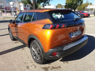 04100 : Hyundai Manosque - Pedinielli - PEUGEOT 2008 Active Pack - 2008 II - METALLISE ORANGE FUSION - Boîte manuelle - Essence sans plomb