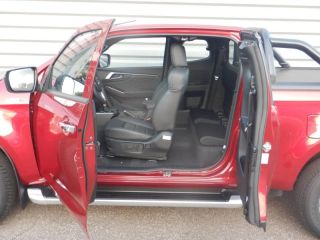 52000 : Hyundai Chaumont - Garage Michel Bazin - ISUZU D-Max - D-Max - Red Spinel Mica - Transmission intégrale enclenc - Diesel