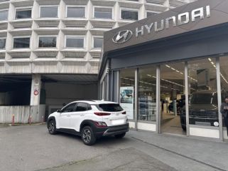 75013 : Hyundai Paris 13 - Bayard Automobiles - HYUNDAI Kona - Kona - Atlas White - Traction - Hybride : Essence/Electrique