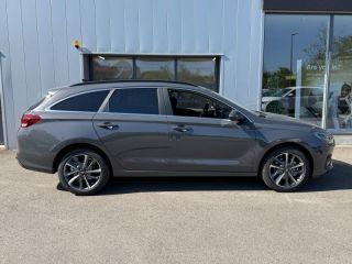 57685 : Hyundai Metz - Theobald Automobiles - HYUNDAI i30 SW - i30 SW - Ecotronic Grey métal - Traction - Essence