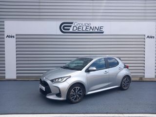 30100 : Hyundai Alès - Auto Hall - TOYOTA YARIS HYBRIDE MY22 Design - YARIS IV - Gris - Automate à fonct. Continu - Essence / Courant électrique