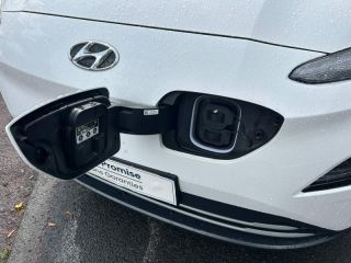 14100 : Hyundai Lisieux - Trajectoire Automobiles - HYUNDAI Kona - Kona - Atlas White Métal - Traction - Electrique