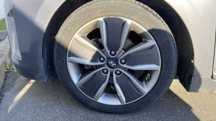 49300 : Hyundai Cholet - Océane Auto - HYUNDAI IONIQ Creative - IONIQ - Noir - Automate sequentiel - Essence / Courant électrique