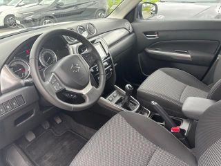49300 : Hyundai Cholet - Océane Auto - SUZUKI VITARA Privilège - VITARA IV - Blanc - Boîte manuelle - Essence sans plomb