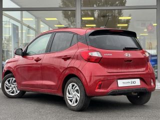 57200 : Hyundai Sarreguemines - Theobald Automobiles - HYUNDAI i10 - i10 - Dragon Red Métal - Traction - Essence