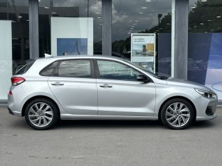 57100 : Hyundai Thionville - Théobald Automobiles - HYUNDAI i30 - i30 - Platinum Silver - Traction - Essence
