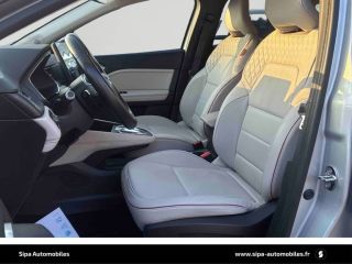 33140 : Hyundai Bordeaux Sud Villenave d'Ornon - Sipa Automobiles - RENAULT CAPTUR Initiale Paris - CAPTUR II - GRIS - Boîte automatique - Diesel