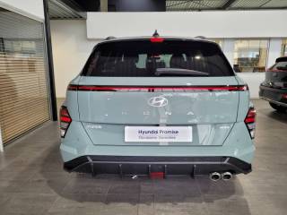 82005 : Hyundai Montauban - Pierre Guirado Automobiles - HYUNDAI Kona - Kona - Mirage Green/Toit/rétros Black - Traction - Hybride : Essence/Electrique