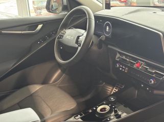 89100 : Hyundai Sens - APS - KIA Niro - Niro - Gris Cosmique Métallisé - Traction - Hybride : Essence/Electrique