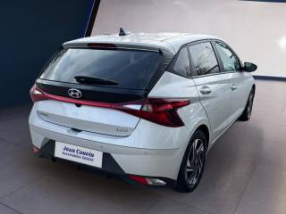 06130 : Hyundai Grasse - Garage Jean Cauvin - HYUNDAI i20 - i20 - Sleek Silver Métal - Traction - Essence/Micro-Hybride