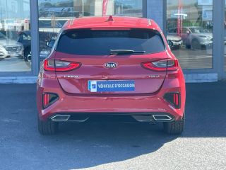 57200 : Hyundai Sarreguemines - Theobald Automobiles - KIA Ceed - Ceed - Rouge Rubis métallisé - Traction - Essence