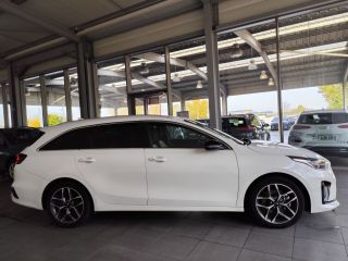38300 : Hyundai Bourgoin-Jallieu - CENTRAL MOTOR LYON - KIA CEED SW GT Line - CEED III - Blanc - Boîte manuelle - Essence sans plomb