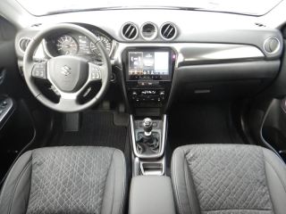 52000 : Hyundai Chaumont - Garage Michel Bazin - SUZUKI Vitara - Vitara - So'Color Sphere Blue Pearl/Black métal - Transmission intégrale - Essence/Micro-Hybride