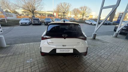 59650 : Hyundai Lille Villeneuve-d&#039;Ascq - V2 Automobiles - HYUNDAI i20  NLINE + NAV + BITON - i20 III - Blanc - Automate sequentiel - Essence sans plomb