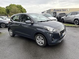 56000 : Hyundai Vannes - Park Lann Automobiles - HYUNDAI i10 - i10 - Phantom Black Métal - Traction - Essence