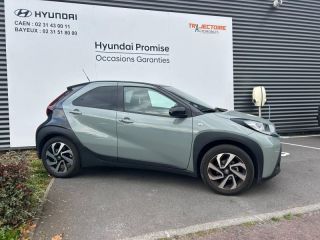 14100 : Hyundai Lisieux - Trajectoire Automobiles - TOYOTA Aygo X - Aygo X - Bi-Ton Vert Aventurine métal/Toit noir - Traction - Essence
