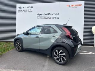 14100 : Hyundai Lisieux - Trajectoire Automobiles - TOYOTA Aygo X - Aygo X - Bi-Ton Vert Aventurine métal/Toit noir - Traction - Essence