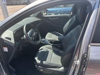 89100 : Hyundai Sens - APS - KIA Niro - Niro - Gris Comète Métallisé - Traction - Hybride rechargeable : Essence/Electrique