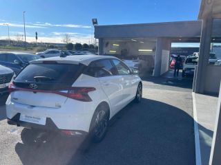 64100 : Hyundai Bayonne - Oceanic Auto - HYUNDAI i20 - i20 - Atlas White - Traction - Essence/Micro-Hybride