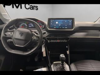 92130 : Hyundai ISSY-LES-MOULINEAUX - BPM Cars - PEUGEOT 208 - 208 - Blanc Banquise (O) - Traction - Essence