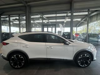 38300 : Hyundai Bourgoin-Jallieu - CENTRAL MOTOR LYON - CUPRA FORMENTOR VZ - FORMENTOR - Blanc - Automate sequentiel - Essence / Courant électrique