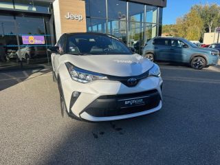 04100 : Hyundai Manosque - Pedinielli - TOYOTA C-HR HYBRIDE MY23 SIMPLIFIEE Design Ultimate - C-HR - Blanc - Automate à fonct. Continu - Essence / Courant électrique