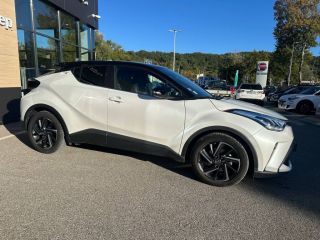 04100 : Hyundai Manosque - Pedinielli - TOYOTA C-HR HYBRIDE MY23 SIMPLIFIEE Design Ultimate - C-HR - Blanc - Automate à fonct. Continu - Essence / Courant électrique