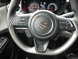 52000 : Hyundai Chaumont - Garage Michel Bazin - SUZUKI Swift - Swift - Burning Red Pearl Metal - Traction - Essence/Micro-Hybride