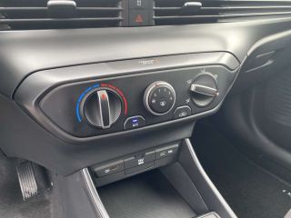 13200 : HYUNDAI Arles - Lexa Automobile - HYUNDAI i20 Initia - i20 III - Gris - Boîte manuelle - Essence sans plomb