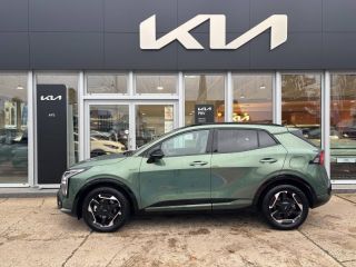 89100 : Hyundai Sens - APS - KIA Sportage - Sportage - Vert Bornéo Métallisée - Traction - Hybride : Essence/Electrique